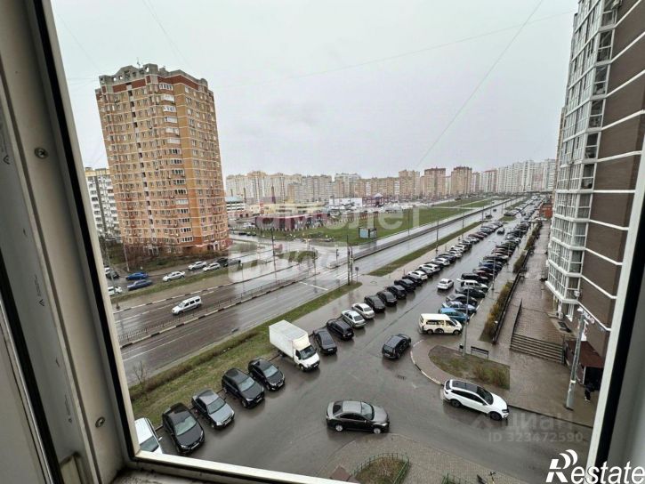 3-комн квартира ул Свиридова И.В., 8,  д. 8