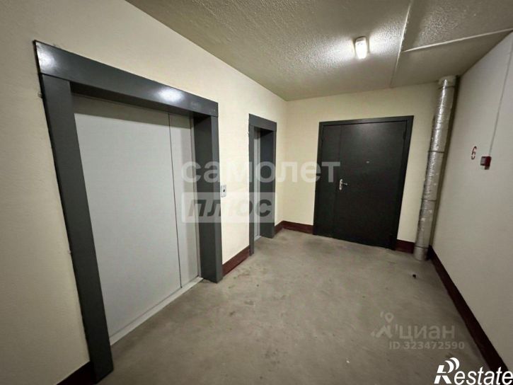 3-комн квартира ул Свиридова И.В., 8,  д. 8