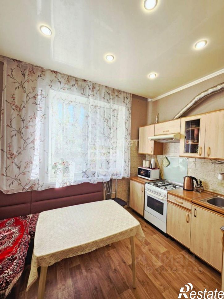 3-комн квартира улица Адмирала Лазарева, 10,  д. 10