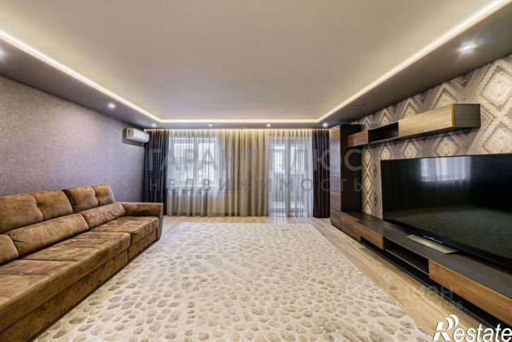 3-комн квартира ул Замятина Е.И., 2,  д. 2