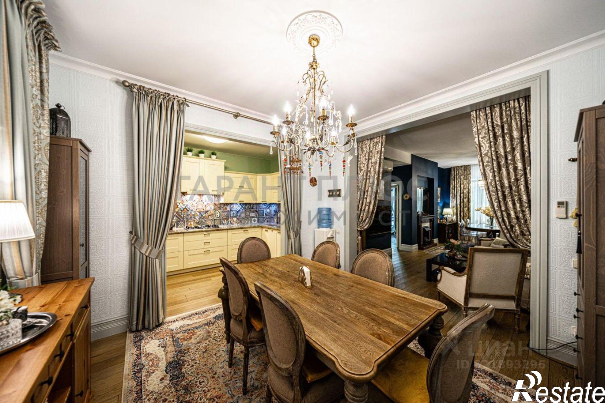 Сдать дачу, дом, коттедж за 200 000 рублей на ул Нижняя Логовая, 4