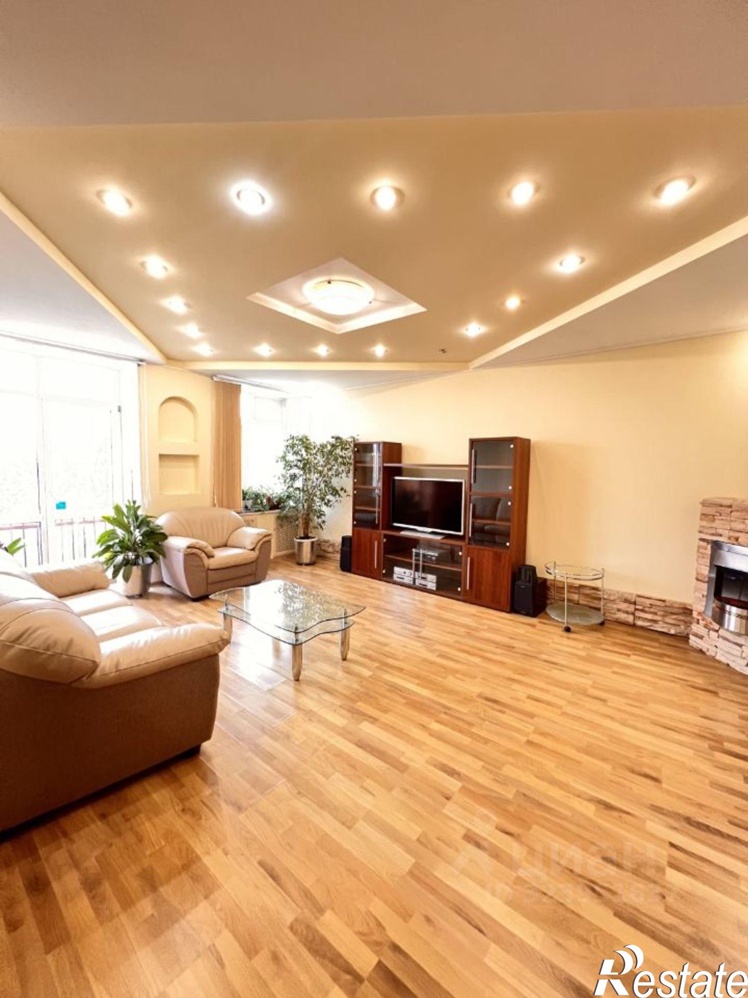 Купить квартиру за 4 500 000 рублей на Ленина-Соборная пл, 3