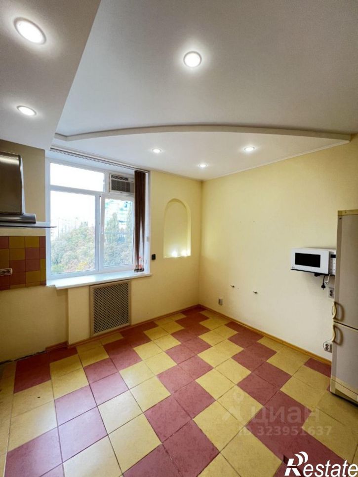 3-комн квартира Ленина-Соборная пл, 3,  д. 3