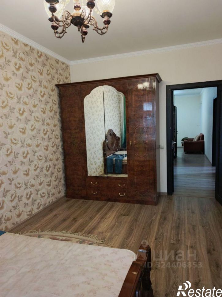 3-комн квартира проспект Победы, 20,  д. 20