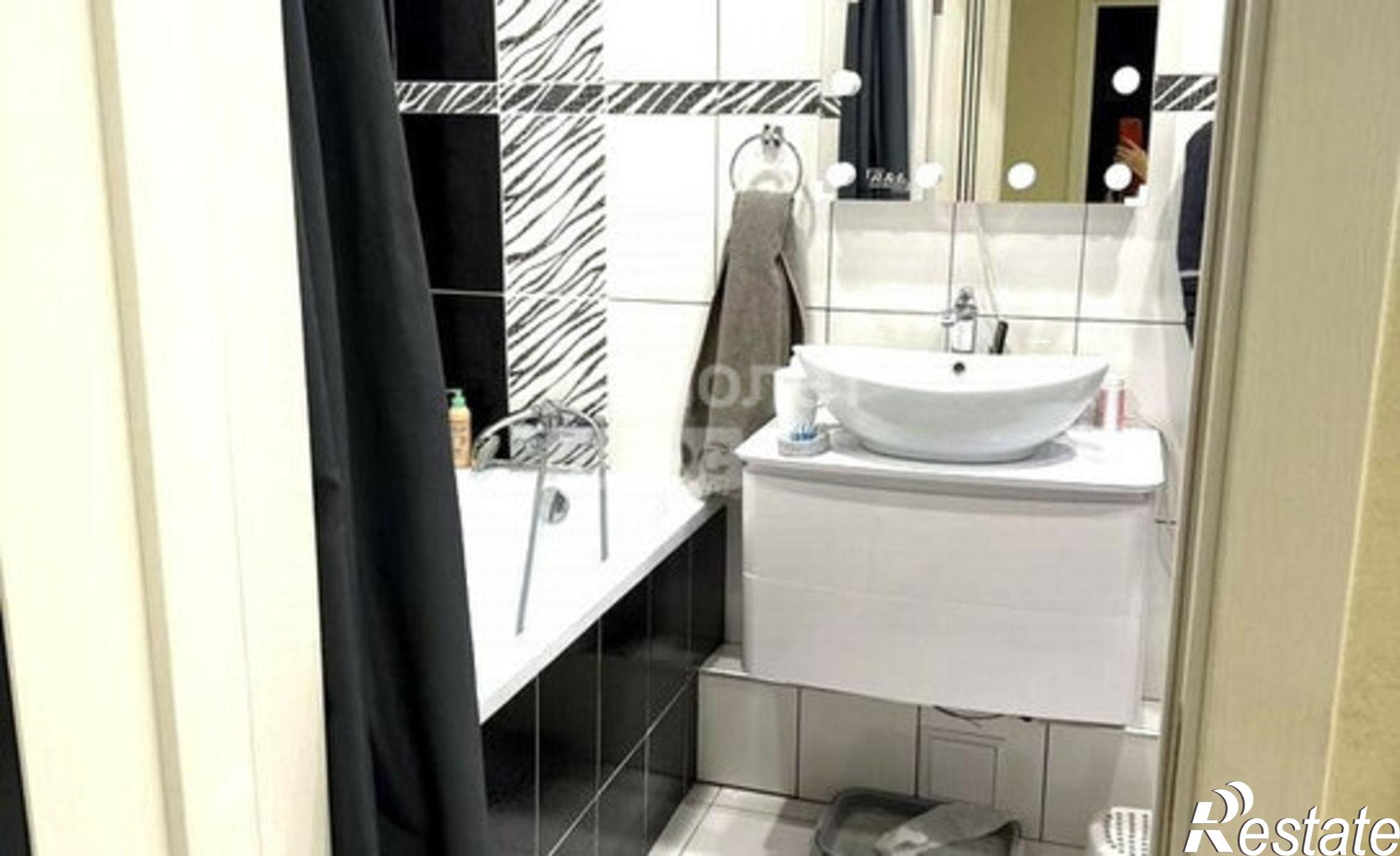 Купить квартиру за 8 550 000 рублей на улица Свиридова, 10