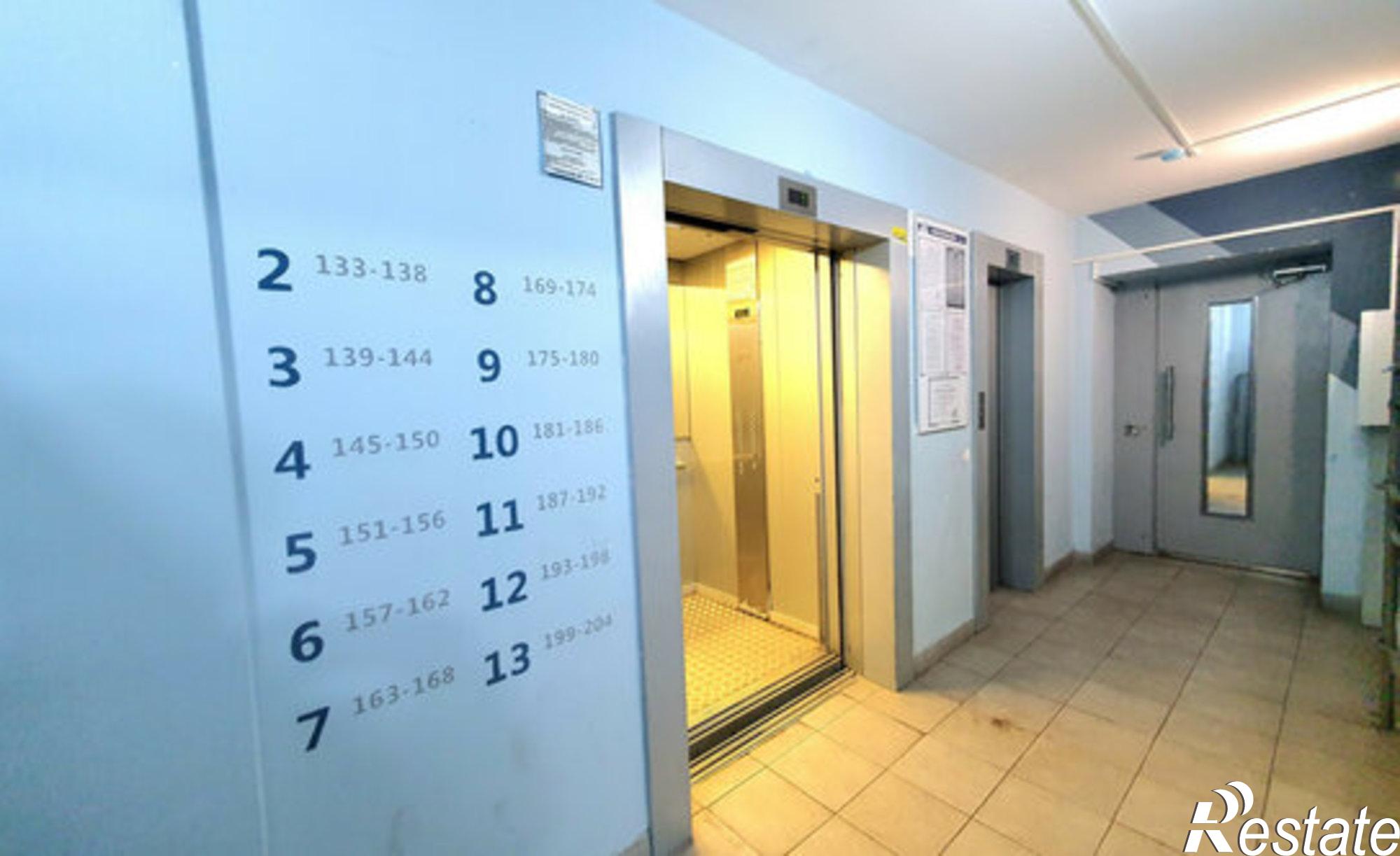 Купить квартиру за 4 100 000 рублей на улица Свиридова, 14