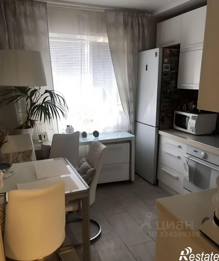 3-комн квартира улица Жуковского, 27,  д. 27