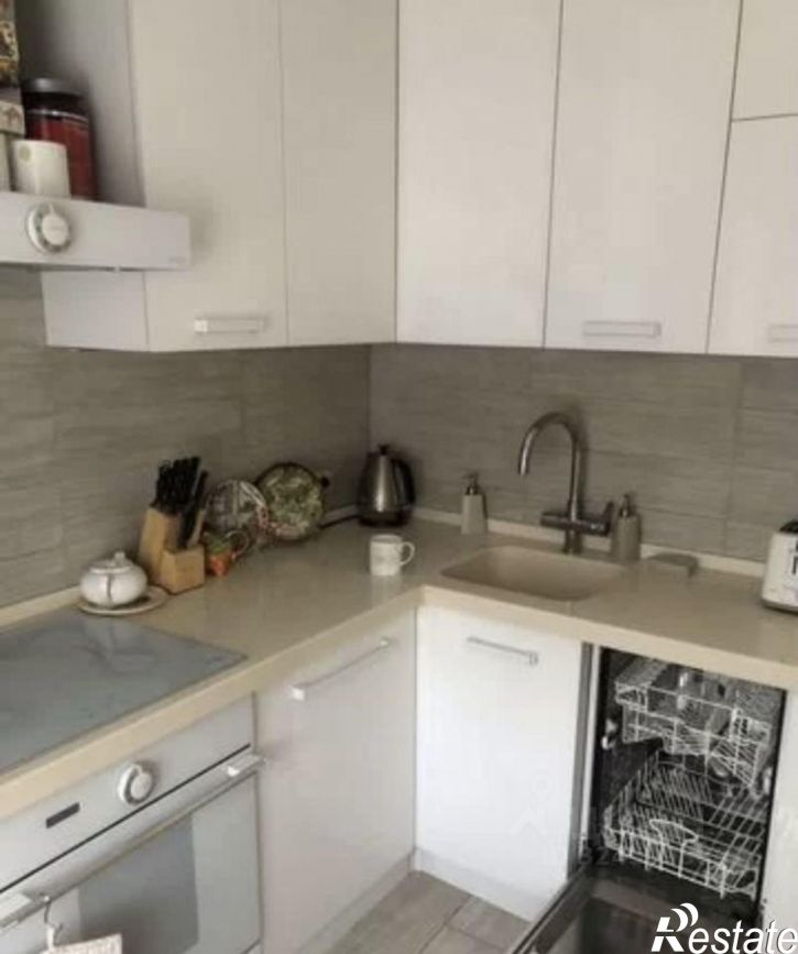 3-комн квартира улица Жуковского, 27,  д. 27