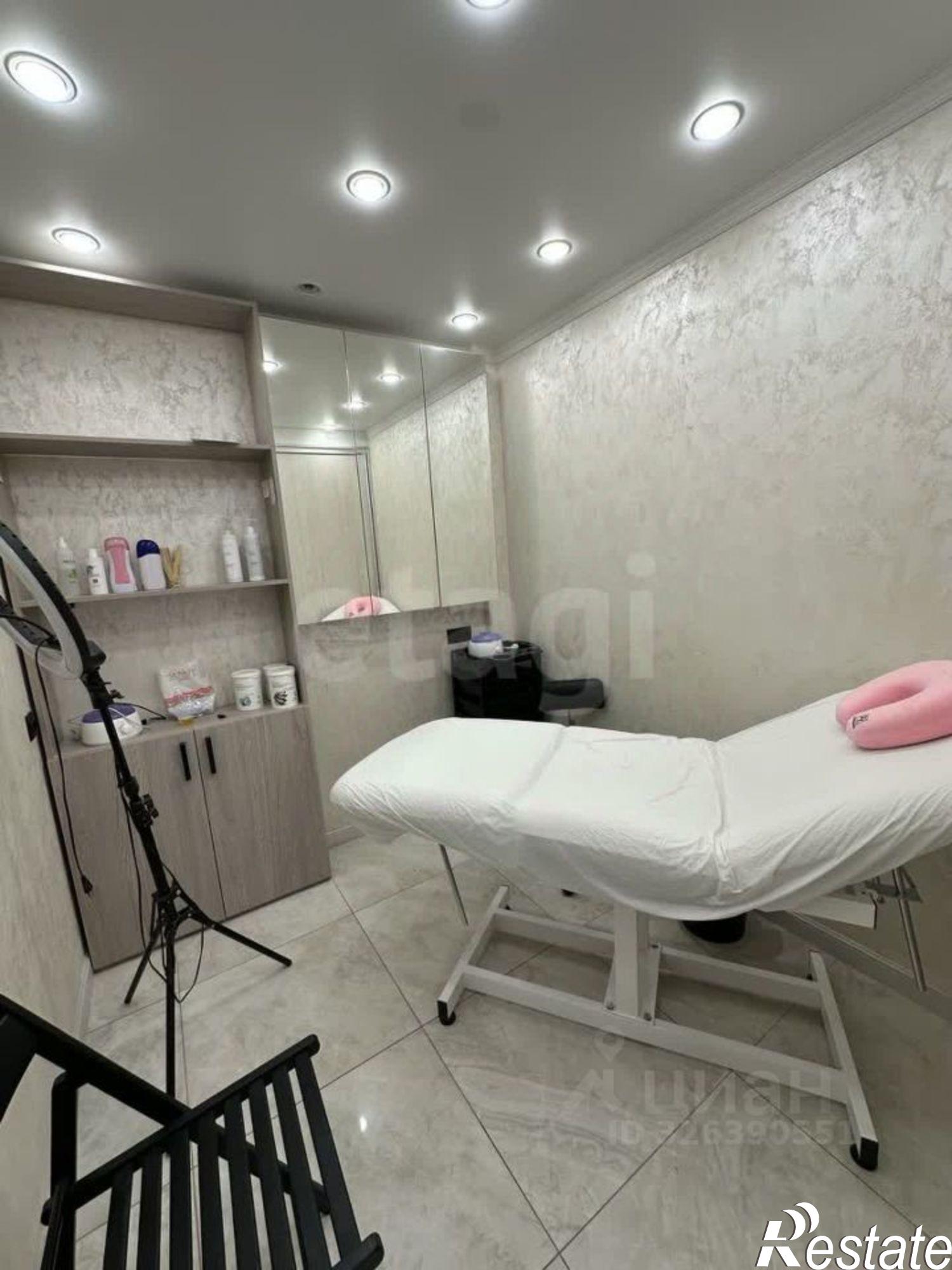Купить офис, помещение под офис за 10 442 000 рублей на ул Бехтеева С.С., 5
