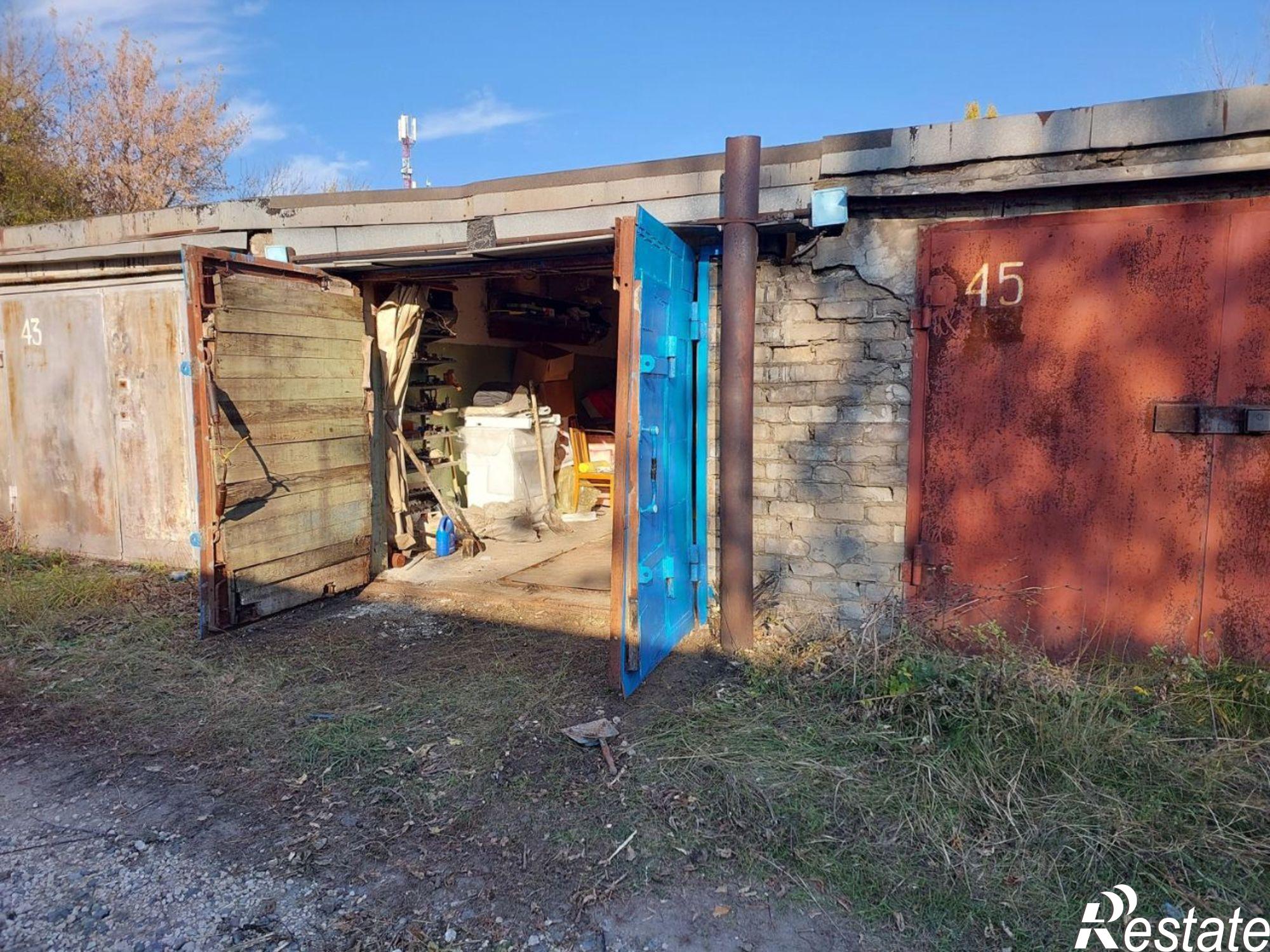 Купить гараж, место в паркинге за 247 540 рублей на ул Им. Клары Цеткин, 8а