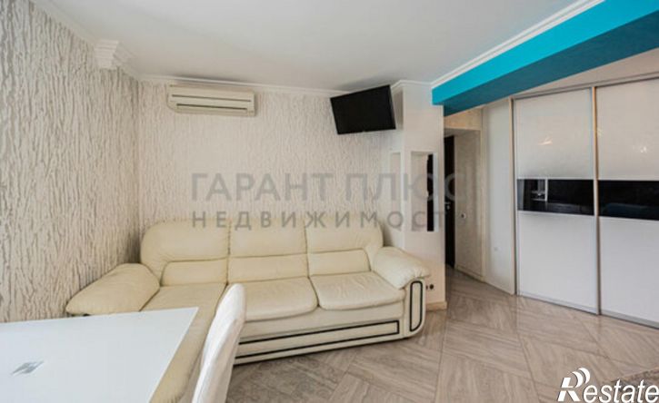 2-комн квартира улица Славянова, 1,  д. 1