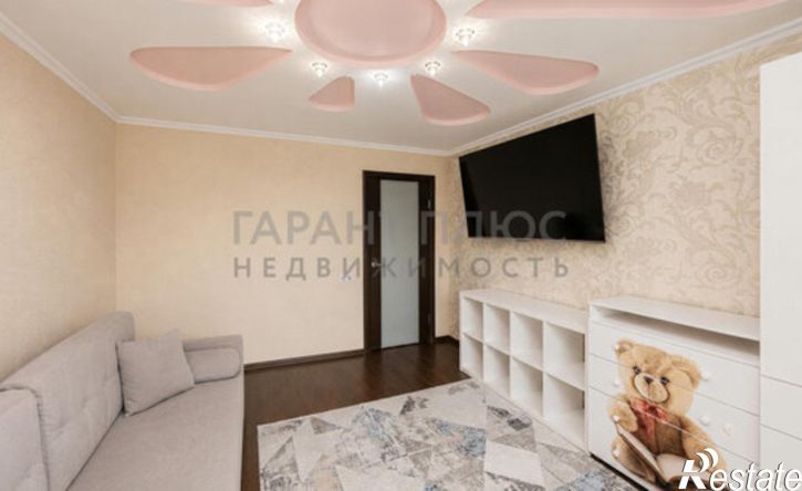 2-комн квартира улица Славянова, 1,  д. 1