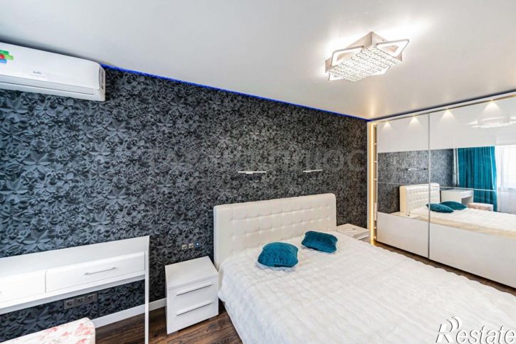 2-комн квартира ул Свиридова И.В., 14,  д. 14
