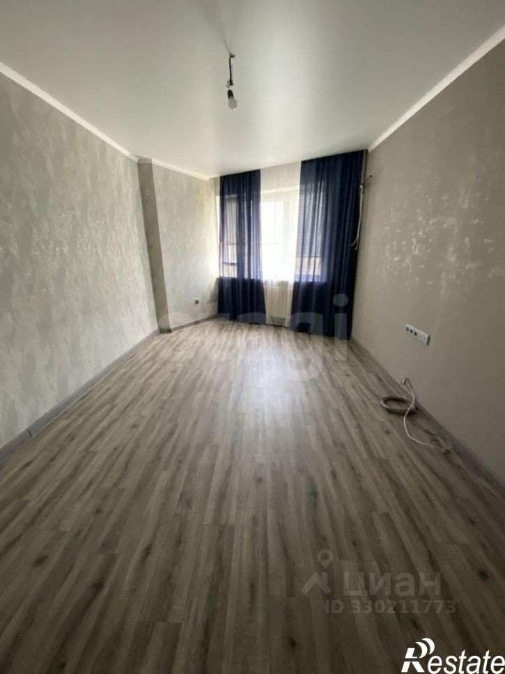 3-комн квартира пр-кт Победы, 27,  д. 27