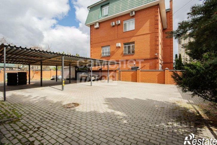 3-комн квартира Урожайная улица, 65,  д. 65