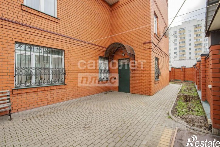 3-комн квартира Урожайная улица, 65,  д. 65