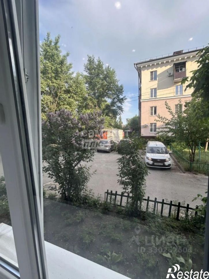 2-комн квартира улица Суворова, 1,  д. 1