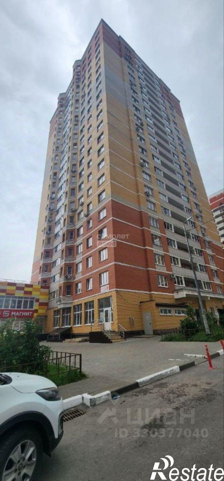 2-комн квартира улица Хренникова, 8,  д. 8
