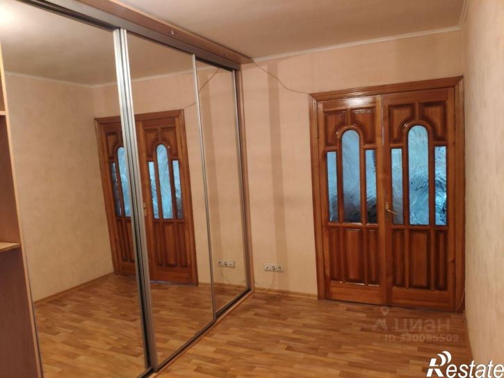 2-комн квартира улица Крылова, 63А,  д. 63А