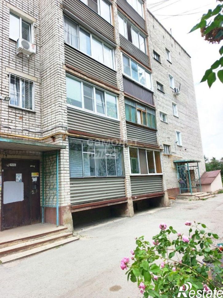 4-комн квартира улица Степанищева, 15,  д. 15