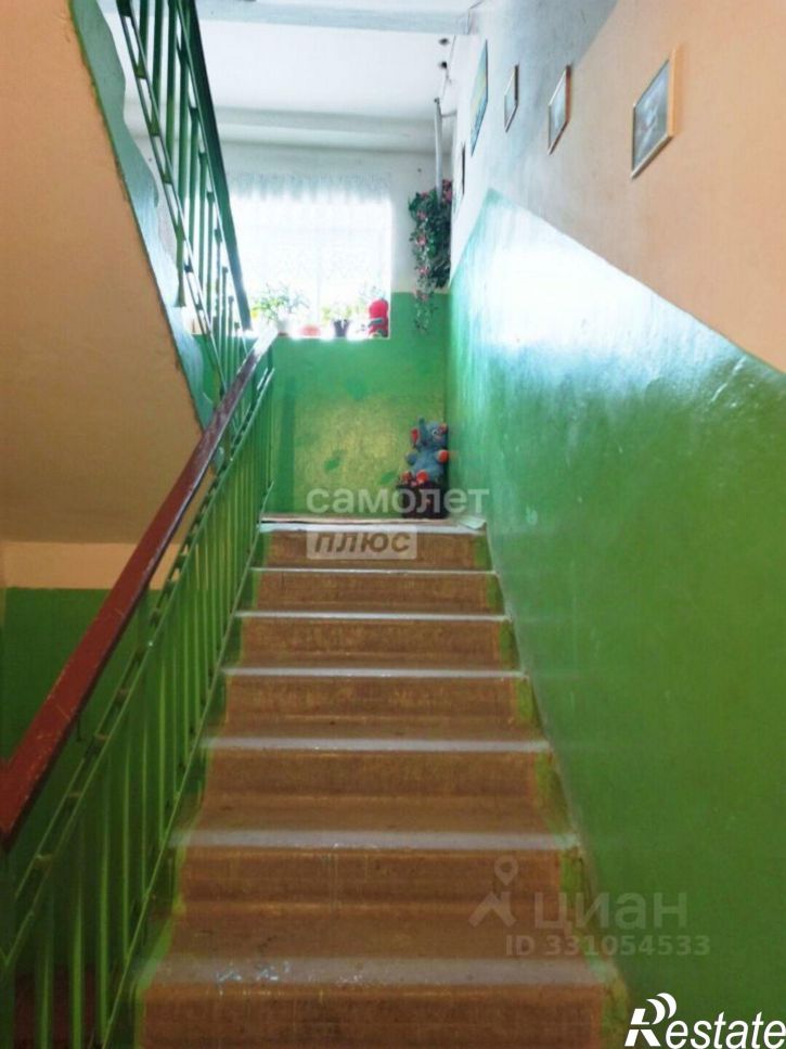 4-комн квартира улица Степанищева, 15,  д. 15