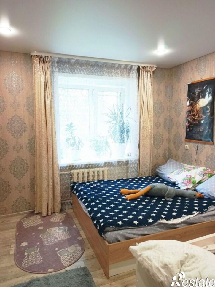 4-комн квартира улица Степанищева, 15,  д. 15