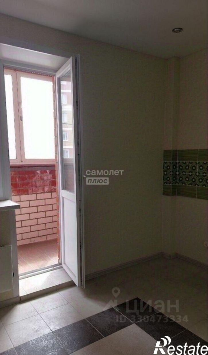 2-комн квартира улица Артёмова, 1,  д. 1