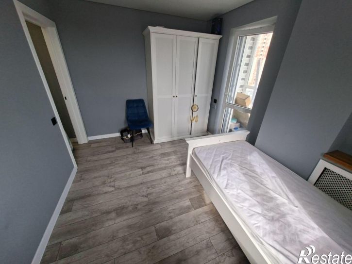 3-комн квартира улица Свиридова, 14,  д. 14