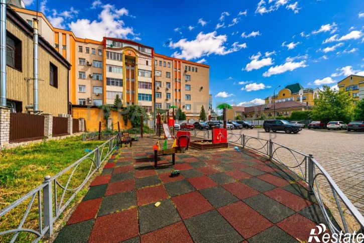 3-комн квартира улица Литаврина, 8,  д. 8
