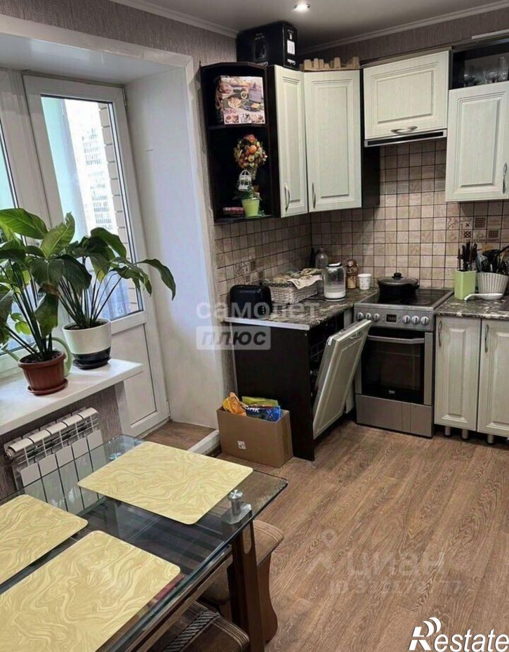 2-комн квартира ул Хренникова, 1,  д. 1