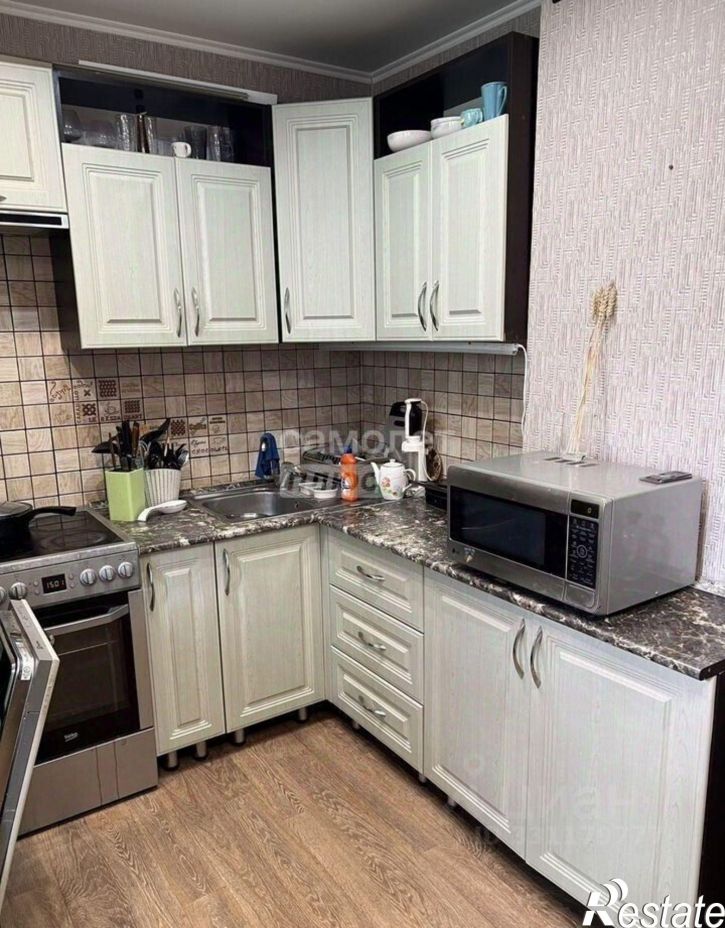 2-комн квартира ул Хренникова, 1,  д. 1