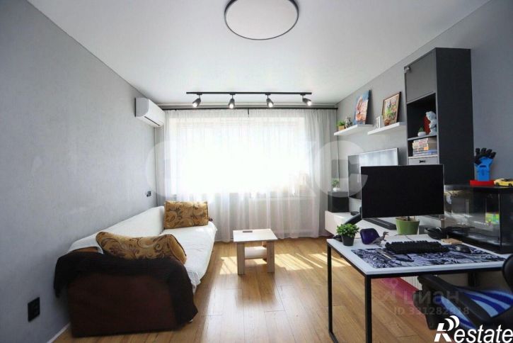 2-комн квартира улица Свиридова, 20 к2,  д. 20 к2