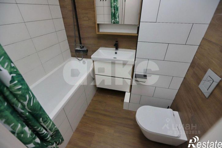2-комн квартира улица Свиридова, 20 к2,  д. 20 к2