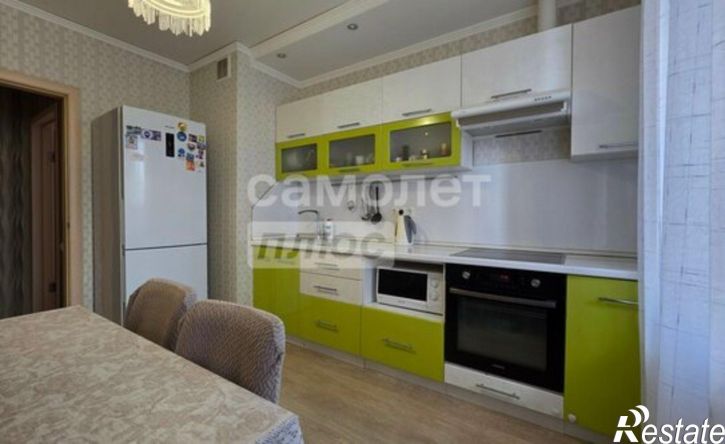 2-комн квартира улица Лутова, 8,  д. 8
