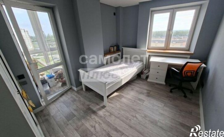 3-комн квартира ул Свиридова И.В., 14,  д. 14