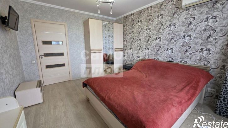 2-комн квартира улица Лутова, 8,  д. 8
