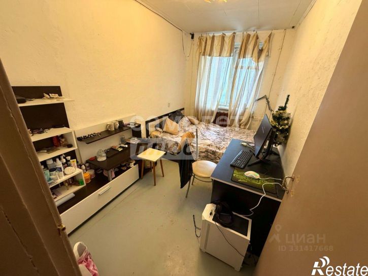 4-комн квартира улица Космонавтов, 37/4,  д. 37/4