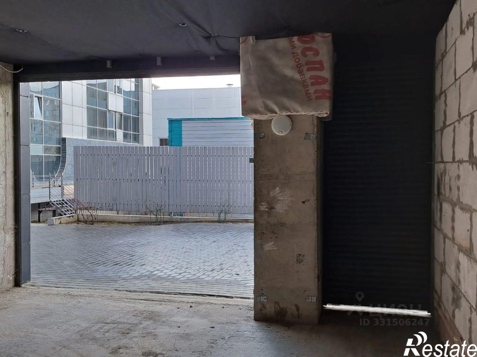 Купить гараж, место в паркинге за 2 350 000 рублей на Крайняя улица, 4