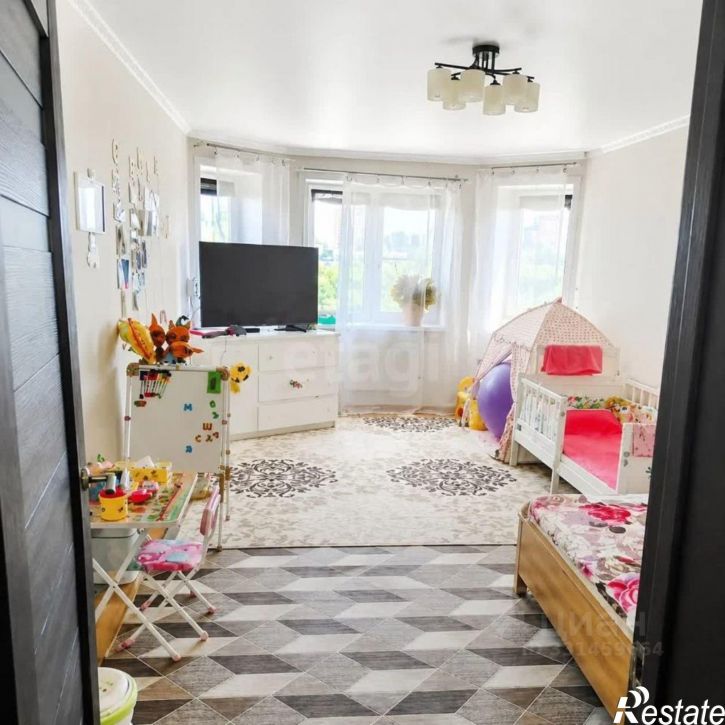 3-комн квартира улица Лутова, 11,  д. 11