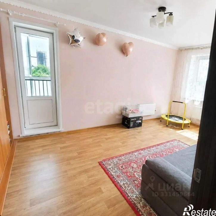 3-комн квартира улица Лутова, 11,  д. 11