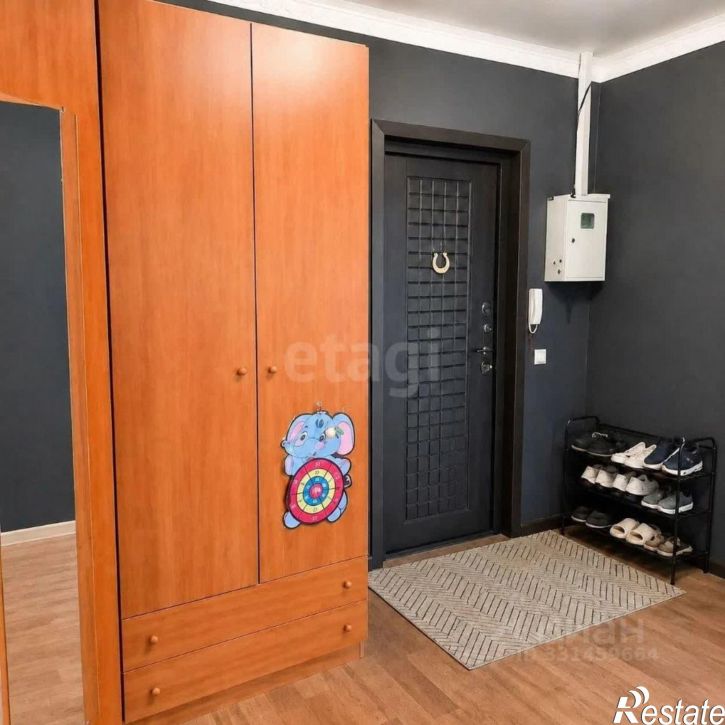 3-комн квартира улица Лутова, 11,  д. 11