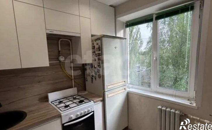 4-комн квартира улица Папина, 15,  д. 15