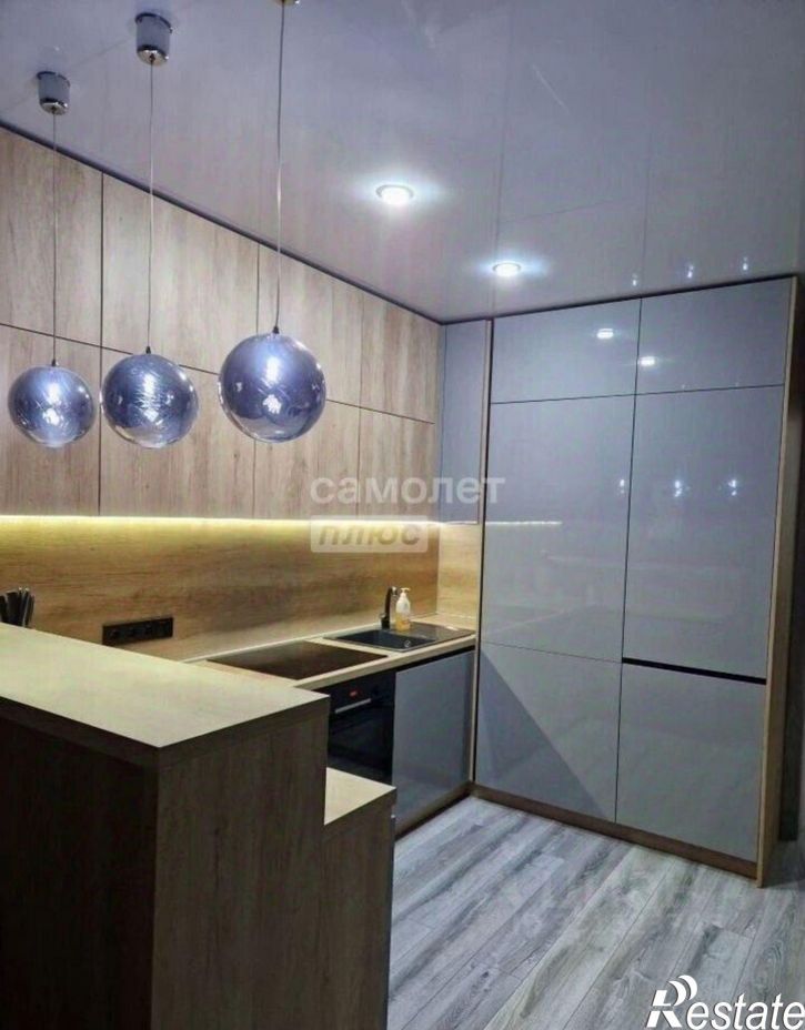 2-комн квартира улица Свиридова, 20 к2,  д. 20 к2