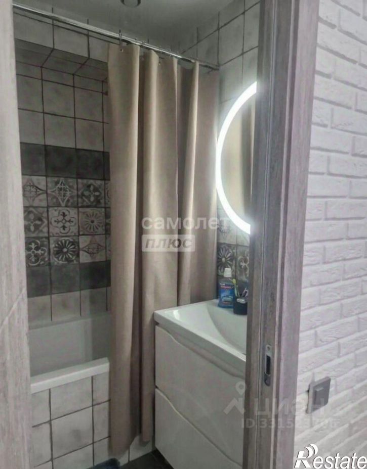 2-комн квартира улица Свиридова, 20 к2,  д. 20 к2