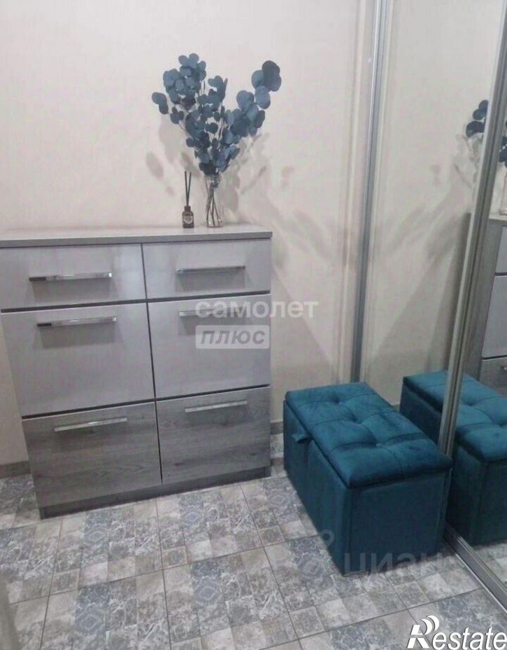 2-комн квартира улица Свиридова, 20 к2,  д. 20 к2