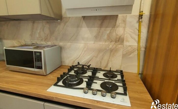 2-комн квартира проспект Победы, 27,  д. 27