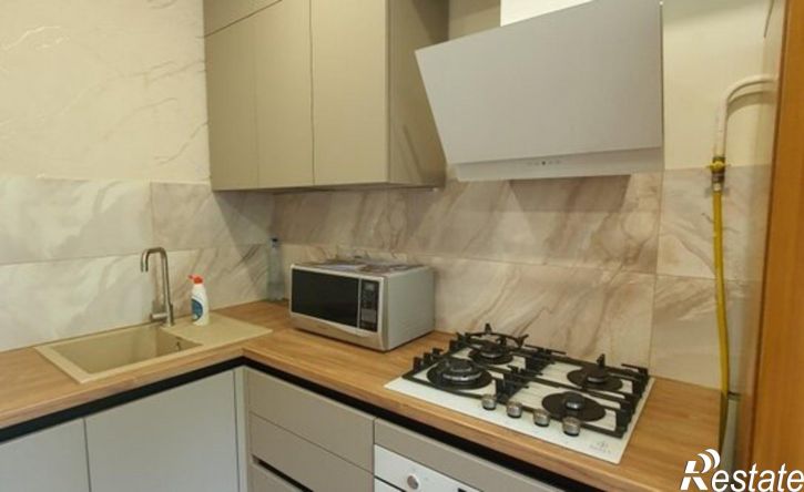 2-комн квартира проспект Победы, 27,  д. 27