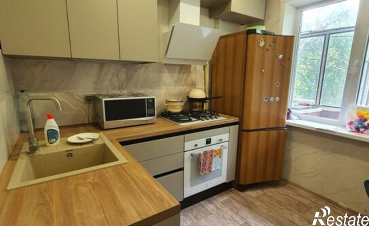 2-комн квартира проспект Победы, 27,  д. 27