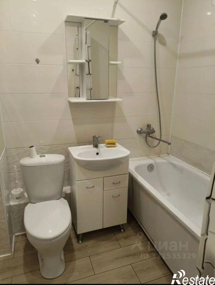 1-комн квартира улица Свиридова, 18,  д. 18