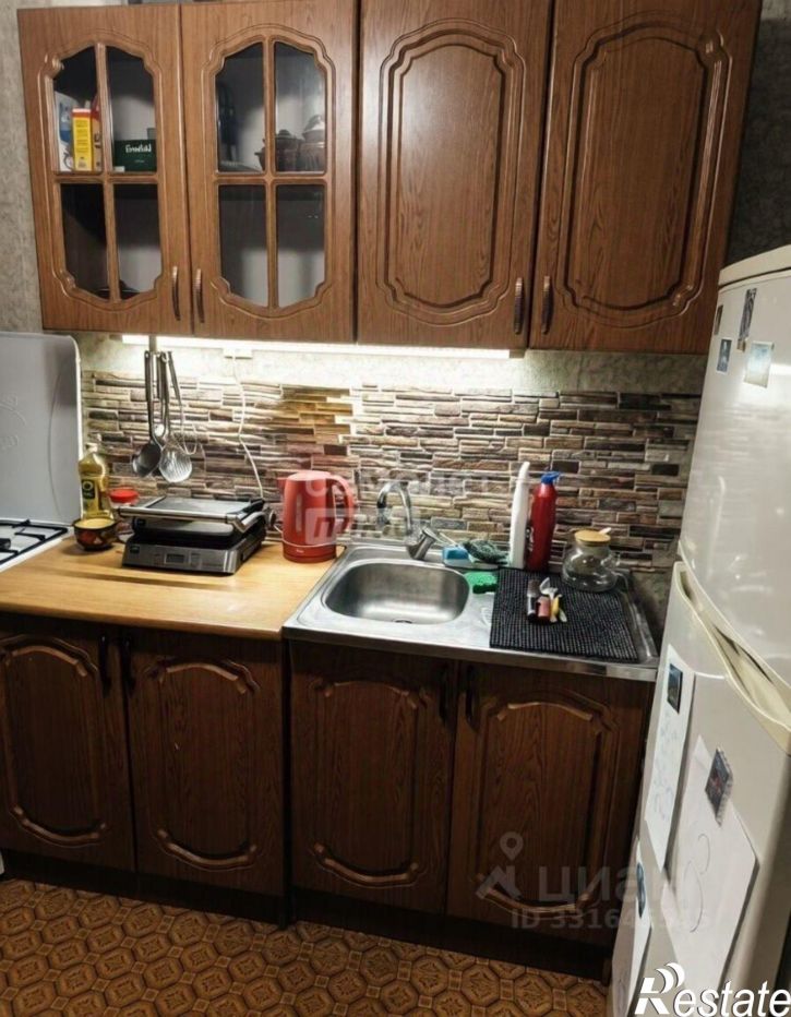 3-комн квартира пр-д Строителей, 14,  д. 14